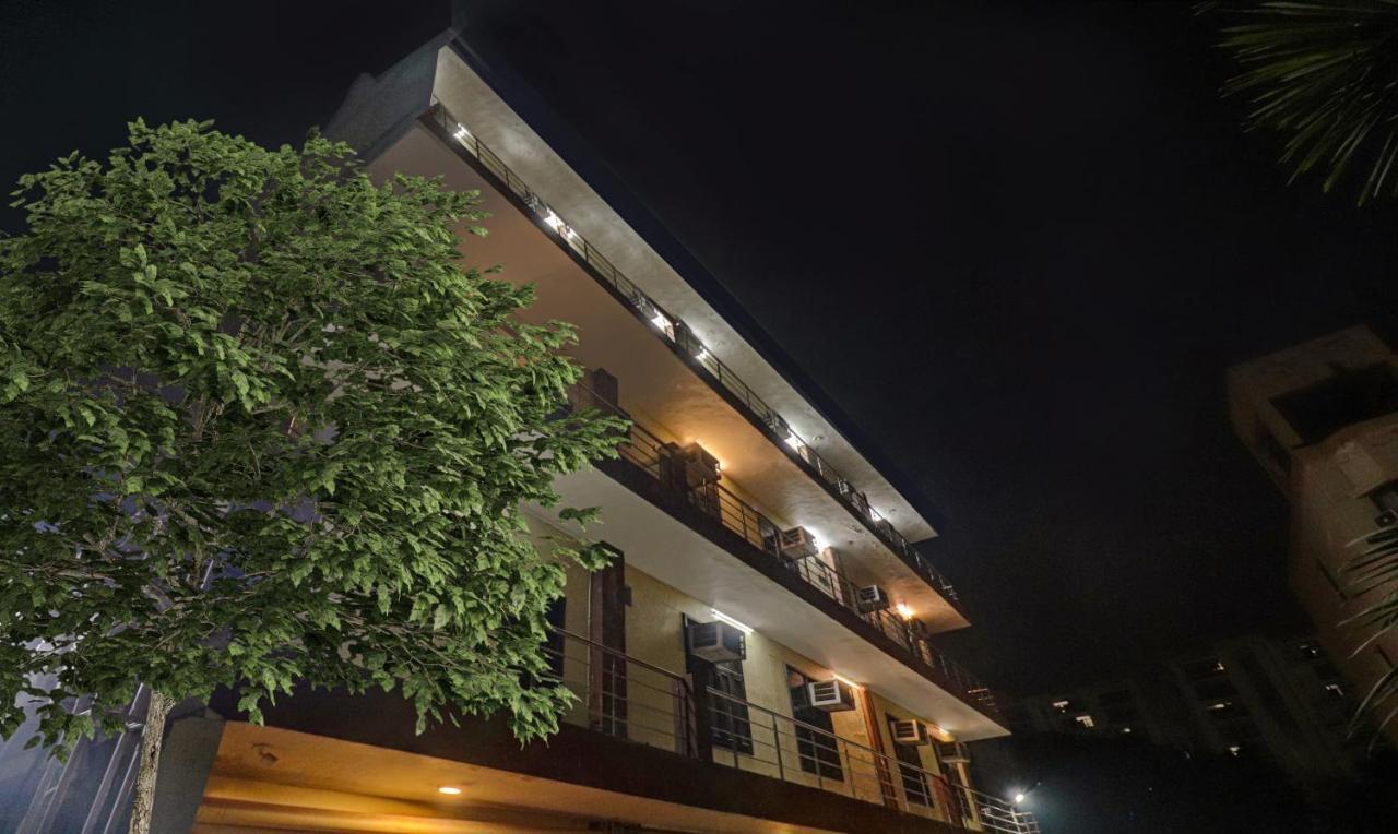 Treebo Trend Radha Palace Mathura Exteriör bild
